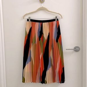HD in Paris Geometric Pleated Skirt — Size 4